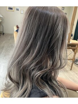 ルミ エミュー(RUMI emue) グレージュ