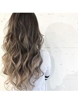 カルラ(Karra)&nbsp;アッシュブラウンハイライト