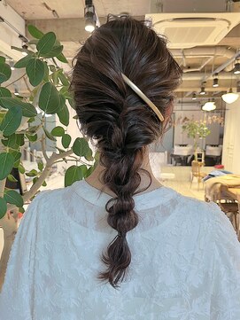 キャロルガーデンズ ボコカ 表参道(Carroll Gardens bococa) 編みおろしヘアアレンジ
