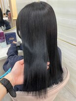 エルバイラビス 大宮(elu by lovis)&nbsp;《高橋亜美》ブルーブラック/暗髪/艶カラー/韓国/大宮