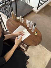 自由に試せる化粧品コーナーで新しい自分発見、スキンケアのご相談も