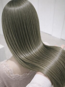 プール(POOL) カーキグレージュ×ウルトワ（ブリーチあり）