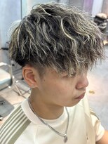 トゥーン 川崎店(TOON) 黒金メッシュバロックパーマ