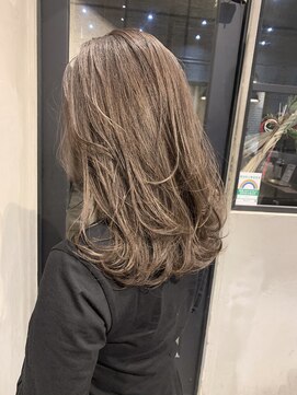 アルカナ 明治神宮前原宿(ARCANA) ワンカールで決まる！レイヤーカット　くすみベージュ