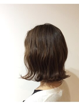 ベースヘアー(BASE hair) 切りっぱなしボブ