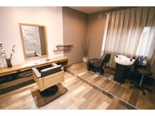 周りが気にならない全席個室です。【白髪ぼかしハイライト/育毛促進/浜松西区】