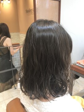 ネオリーブギンザ 銀座店(Neolive GINZA) 低温デジタルパーマで作る柔らかウェーブミディ
