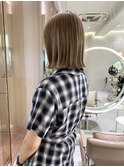 切りっぱなしボブ×アッシュベージュ