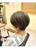 白髪ぼかしハイライトショートボブインナーカラー