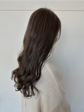 ビーワールド(B WORLD) 柔らかなアッシュグレージュヘア 【藤枝/藤枝駅】