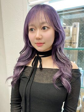 リア(riah) 透明感ブリーチカラー/ホワイトバイオレット/韓国風ウェーブ