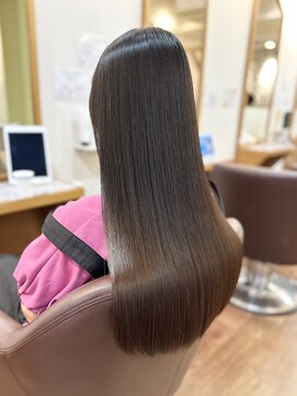 フリージア(freesia) 艶髪/ツヤ髪スタイル/髪質改善トリートメント/30代40代50代