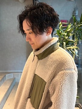 メンズサロン ブロック(Men's Salon bloc) ツイストスパイラルパーマ　メンズミディアム　束感　前髪なし