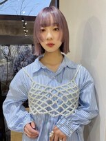 ラ キング(LA KING)&nbsp;ウルフカットイメチェンホワイトブロンド外ハネボブ美髪ショート