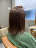 ハレ(Hale)&nbsp;《暗めから明るめへ。柔らか見えボブ》