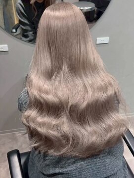 ソワンドブレスセルン 心斎橋(soin de brace cerne) ホワイト×グレージュ