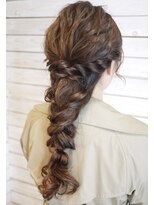 デコヘアー キートス(DECO HAIR kiitos)&nbsp;ロープ編みの編みおろしアレンジ