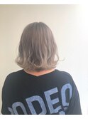 ハイトーングレージュ