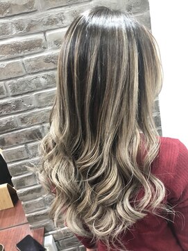 ヘアビューティースタジオ ラルガ(Hair beauty studio Raruga) ★Raruga 小倉魚町★ハイトーンホワイトグラデーションカラー