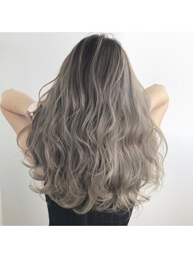 アヴァンス 京橋店(AVANCE) 大人ブランジュグレー×バレイヤージュ×ハイライト【IKEDA】