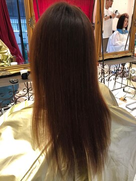 大嶋直樹の美容室 表参道 高難易度縮毛矯正＝手で乾かしただけです。本当です。