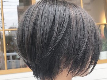 ヘアデザイン テト(hair design te et)の写真/【堺東徒歩3分】気になる白髪を自然に染めたい方や、お洒落に色味を楽しみたい方にもおすすめのサロン◎