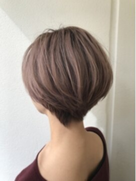 ネウィ グランデ 横浜(newi grande) 大人可愛い20代30代40代小顔ワンサイドショートボブ丸み前下がり