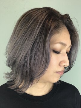 トレパルッキエーレ(tre parrucchiere) ［-tre-］バイオレットアッシュ×ミディアムレイヤー