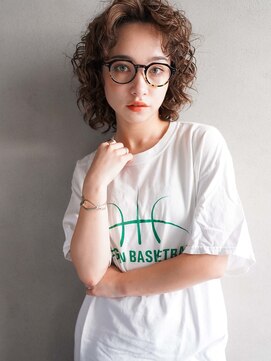 カンナ(Canna) くるくるパーマ/ウルフヘアー/カーキグレージュ/髪質改善/20代