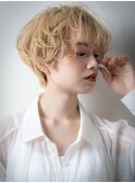 外国人風ハイトーンカラー抜け感ウェーブマッシュショートx大宮
