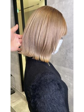 アンダーバーホワイト 南海難波店(_WHITE) ハイトーンミルクティーベージュ