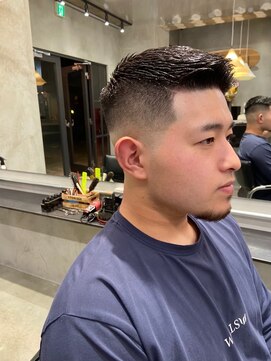 エフエム 明大前(FM) バーバー ツーブロック/刈り上げ/ツイスパ/ビジネス/かきあげ