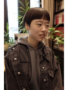 ナビッジ(NABIGE) コンパクトなオン眉ショート