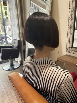 シェリー(cherie) 前下がりショートすた