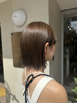 ジェムバイアルテフィーチェ(gem by artefice) パツっとボブ×オリーブベージュ