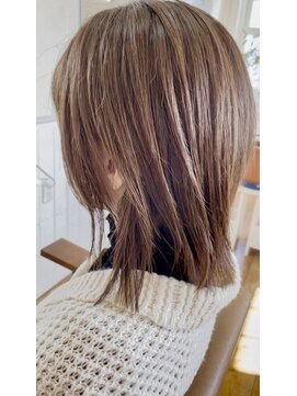 テラス(Terasu) 函館/レイヤーボブ/グレージュ/透明感/つや髪