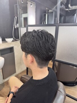 クロムトウキョウ ザ バーバー 新宿本店(CHROM TOKYO the Barber) フェザーパーマ