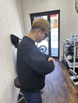 ブルーカナール(BlueCanal) 【BlueCanal/ブルーカナール】メンズカット/刈り上げ/ブリーチ