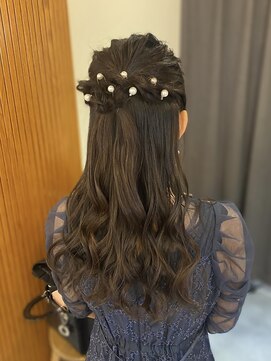 トワ(toi) 横浜駅│結婚式お呼ばれに＊パール付きハーフアップアレンジ