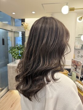 ボネッカ 鶴見(BONECCA) グレージュハイライトカラー【浜田奈津子】