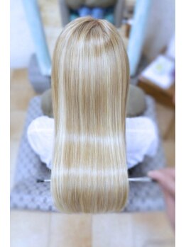 ヘアー デザイナーズ クルー ドルフィン(HAIR DESIGNERS CREW dolphin)の写真/ブリーチ毛にも可能。ダメージを補修し”美髪・絹髪”に。髪の毛のお悩み解決はdolphinにお任せください