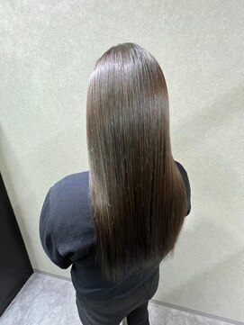 ネウィ 秋田(newi) うるつやロングヘアー