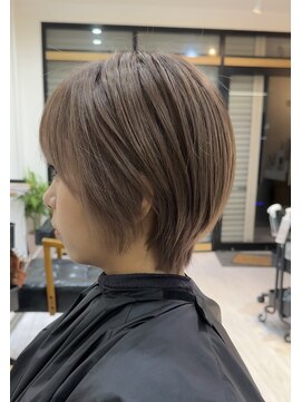 アウラ(aura) ショートカットブリーチカラー