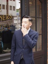 フォーコーナーズ(Four Corners)&nbsp;サイドパート／七三分けスキンフェード/バーバー/刈り上げ