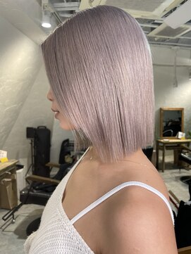 ロア インターナショナル 新宿店(LoA International) ピンクシルバー/ケアブリーチ