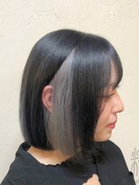 ヘアリゾート粋 ウナム 新宿東口店(enam)&nbsp;ショートボブ/インナーカラー/シルバーアッシュ