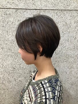アッタニコ(atta2co) 丸みショート　ナチュラルブラウン　艶感　20代30代　透明感