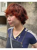 海外風マッシュパーマショートウルフ暖色カラー