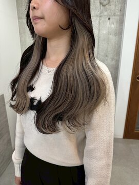 サクラ オモテサンドウ(SAKURA) レイヤーカット×ブリーチを使ったインナーカラー☆表参道