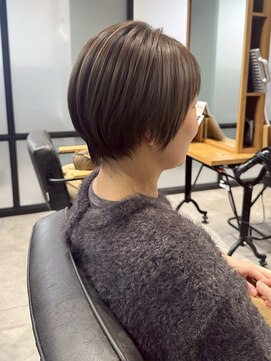 ヘアーカッティングガーデン ジャック モアザン 梅田店 ベージュブラウンハイライト×クリーンシルエット